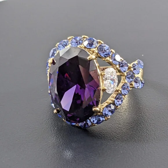Amethyst CZ and Gold Cocktail Ring - Picture 1 of 6